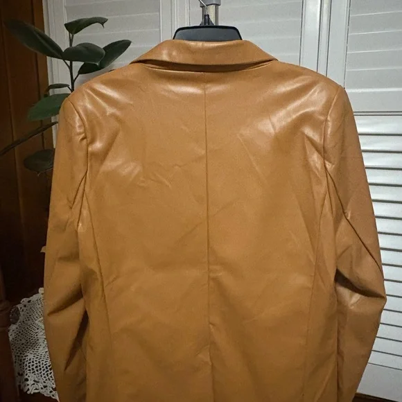 Love Tree cognac vegan leather blazer- Size L cozy Fall look
❤️offers - Picture 2 of 8